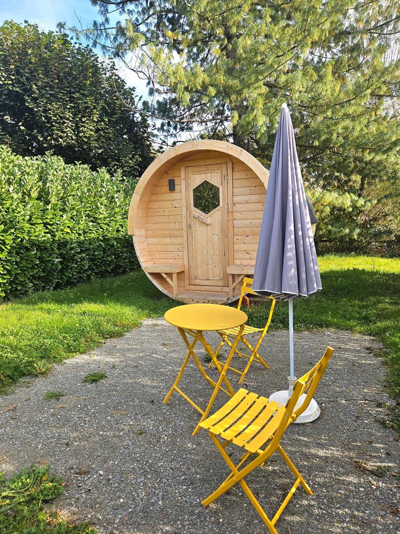 Camping De Charlieu - Mobile Home Exterior photo